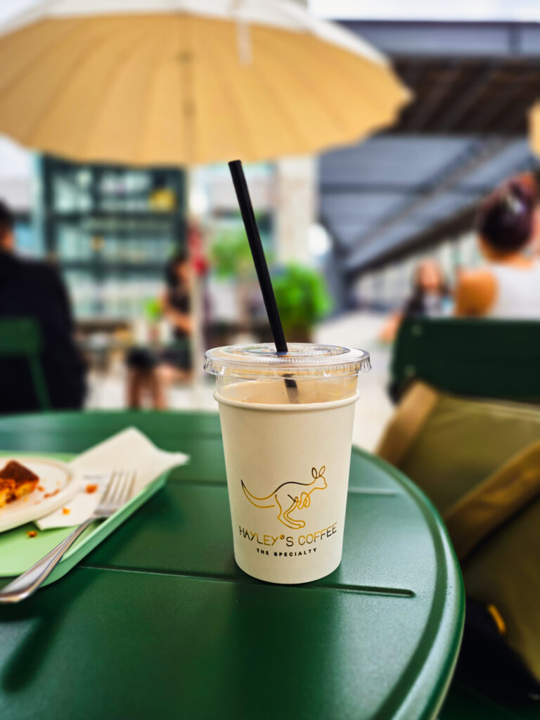 Hayley's Coffee 乙支路店のアイスラテ / 헤일리스커피 을지로점 아이스 라떼
